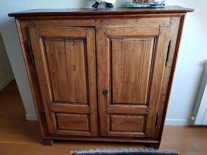 Petit Lot de mobilier courant à l’étage :...