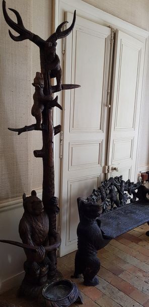Dans le goût de la FORET NOIRE

Porte-manteau...