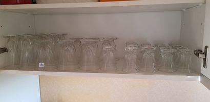 Partie de service de verres en cristal
