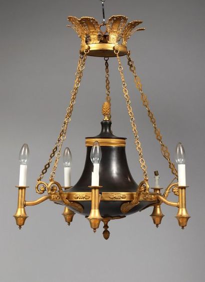 H. 70 cm - D. 58 cm. Lustre plafonnier en...