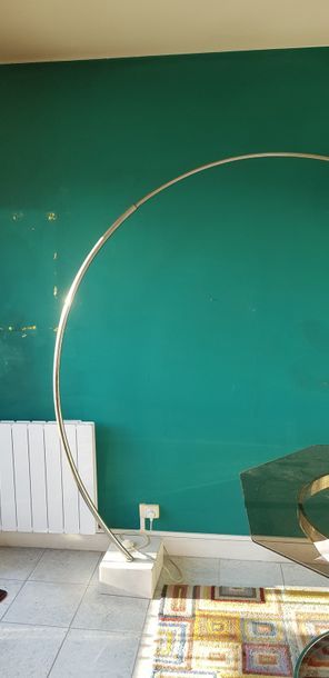 Lampadaire Arcos télescopique, base en marbre...
