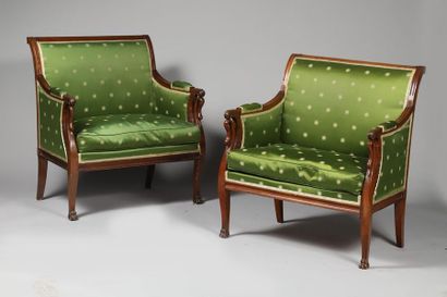 H. 88 – L.80 – P.40 cm. Une paire de petites...