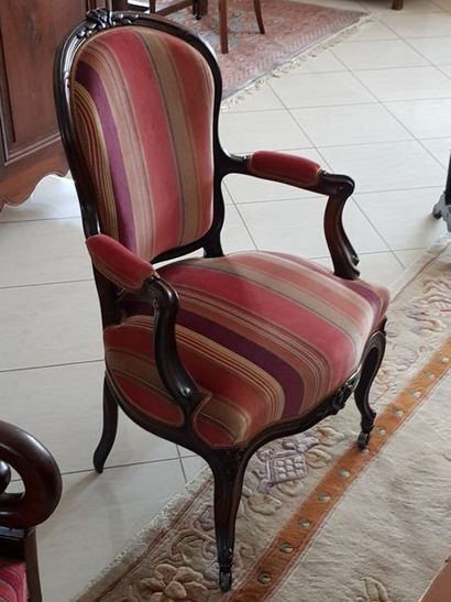 1 fauteuil à accotoirs crosse style Restauration...