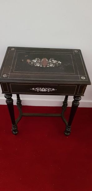 Ensemble Napoléon III en bois noirci et peint...