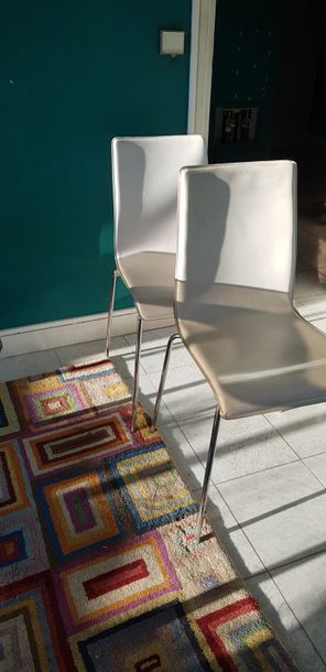 Table de salle à manger à piètement métallique,...