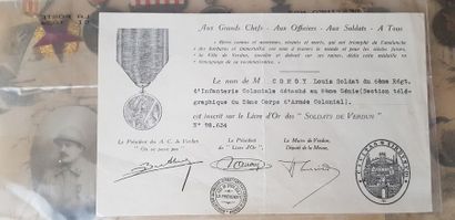 Un ensemble de médailles militaire, première...