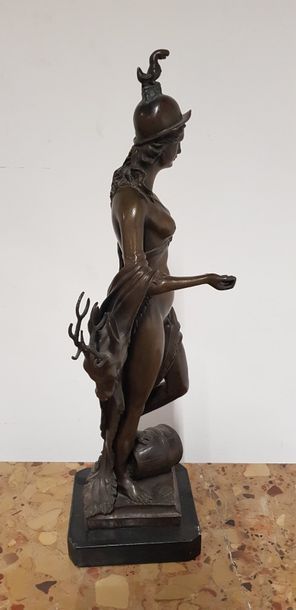 Figure allégorique, Artémis (?)

Sculpture...