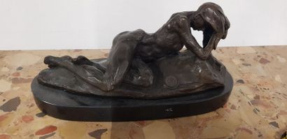 Nu allongé

Sculpture en bronze à patine...