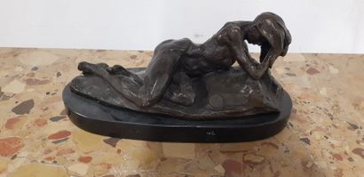 Nu allongé

Sculpture en bronze à patine...