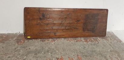 Chine Xxème s., enseigne en bois, H : 68...