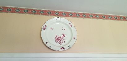 10 Assiettes en faïence dont Nevers et Faïence...