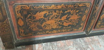 Chine, important élément décoratif en bois...