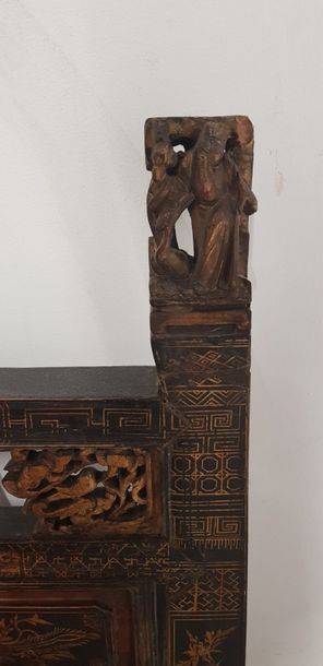 Chine, important élément décoratif en bois...