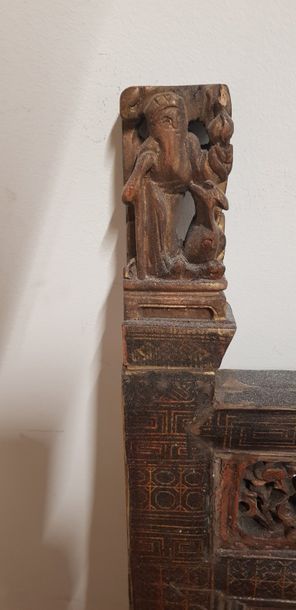 Chine, important élément décoratif en bois...