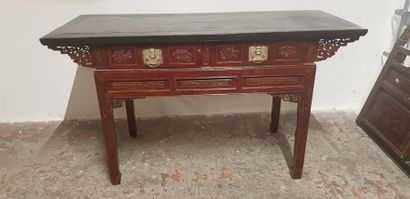 Chine Xxème s., table de milieu ouvrant à...