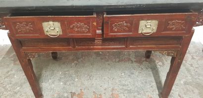 Chine Xxème s., table de milieu ouvrant à...