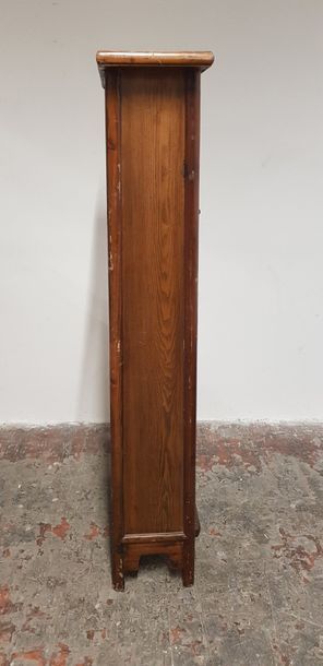 Chine Xxème s., petite armoire en forme traditionnelle...