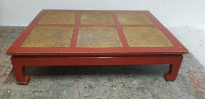 Chine Xxème s., importante table basse laqué...