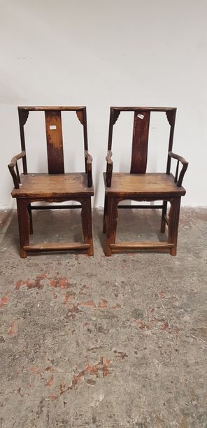 Chine Xxème s., paire de fauteuils en bois...