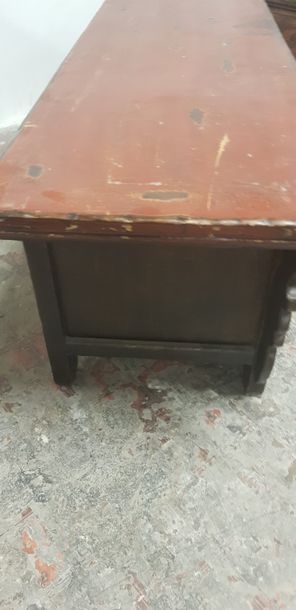 Chine Xxème s., meuble traditionnel bas,...