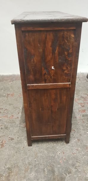 Chine Xxème s., Meuble peint ouvrant à 4...