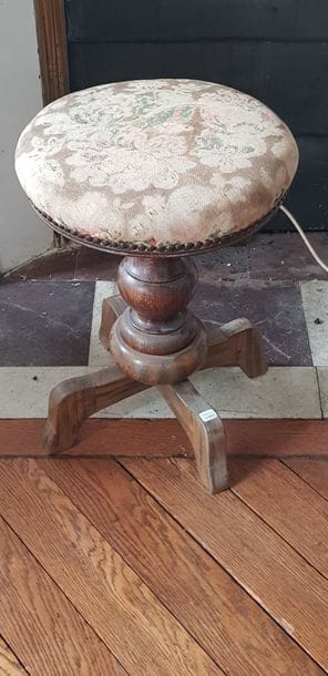 Un tabouret de piano