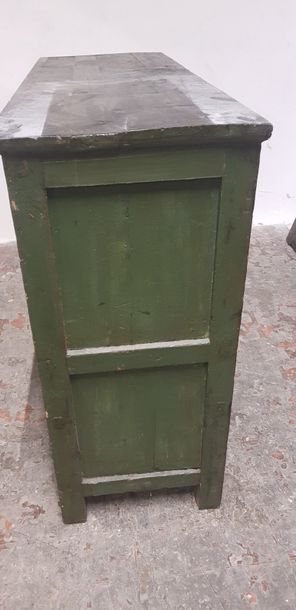 Chine Xxèmes., Meuble peint ouvrant à 4 vantaux,...