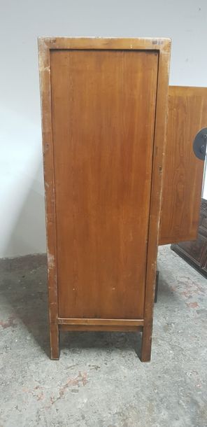 Chine Xxème s., armoire traditionnelle ouvrant...