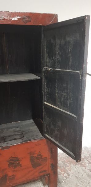 Chine Xxème s., Armoire à 2 vantaux, laquée...