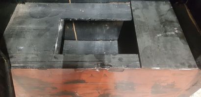 Chine Xxème s., Armoire à 2 vantaux, laquée...