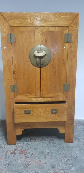 Chine Xxème s., important armoire traditionnelle...