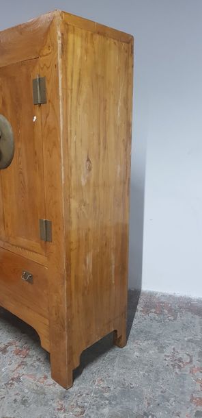 Chine Xxème s., important armoire traditionnelle...