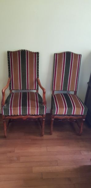 Chaise à haut dossier et fauteuil en bois...