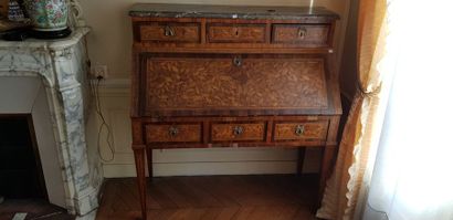 Bureau de pente à gradin en bois de bout...