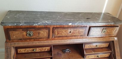 Bureau de pente à gradin en bois de bout...