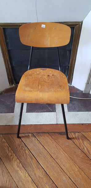 Une chaise années 50/60 ( accidents )
