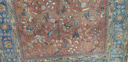 IRAN ?

Tapis laine et soie à décor de volatiles...