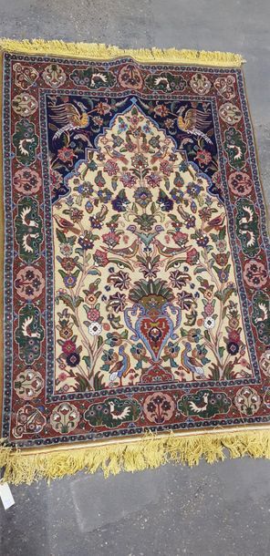 Dans le goût de la Perse, Lot de 3 tapis...