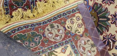 Dans le goût de la Perse, Lot de 3 tapis...