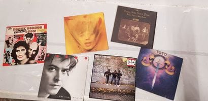 1 caisse de disques vinyls 33 tours et LCD...