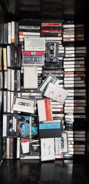 1 caisse de disques vinyls 33 tours et LCD...