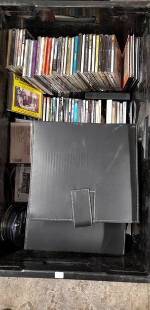 1 caisse de disques CD (musiques et quelques...
