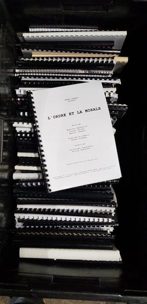 2 caisses de copies de scénari