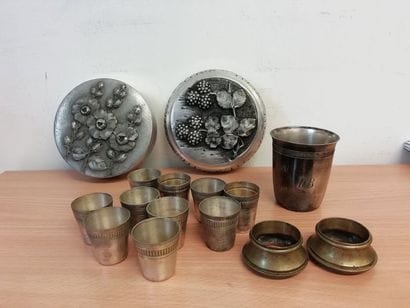 Ensemble de pièces en métal argenté et argent...