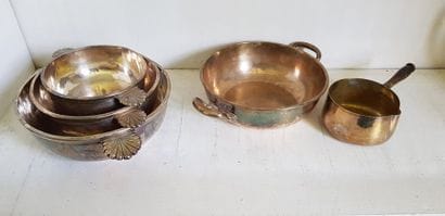Lot de métal argenté comprenant 3 écuelles...