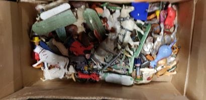 Un ensemble de soldats de plomb et figurines...