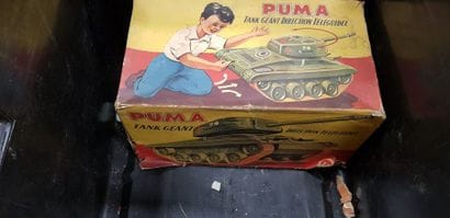 Un ensemble de méccano anciens dans une boîte...