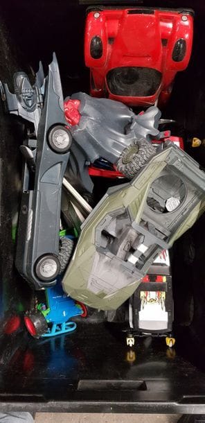 3 caisses de jouets d’enfants