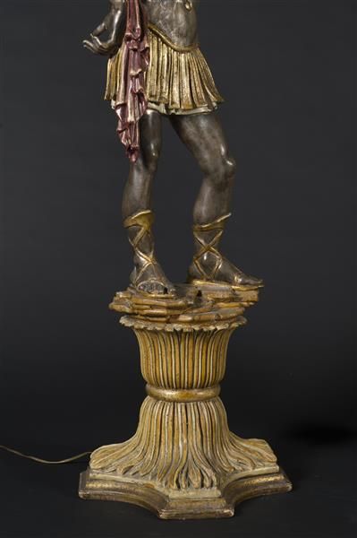 Paire de porte torchères en bois argenté...