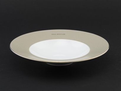 Paul BOCUSE
Important service de table en...